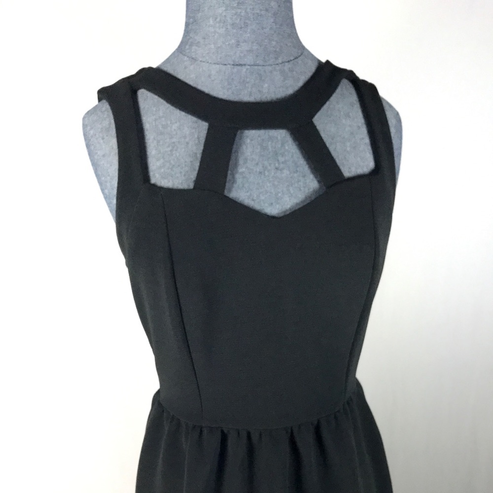 Forever 21 Women's Size S Black Solid Skater Dress